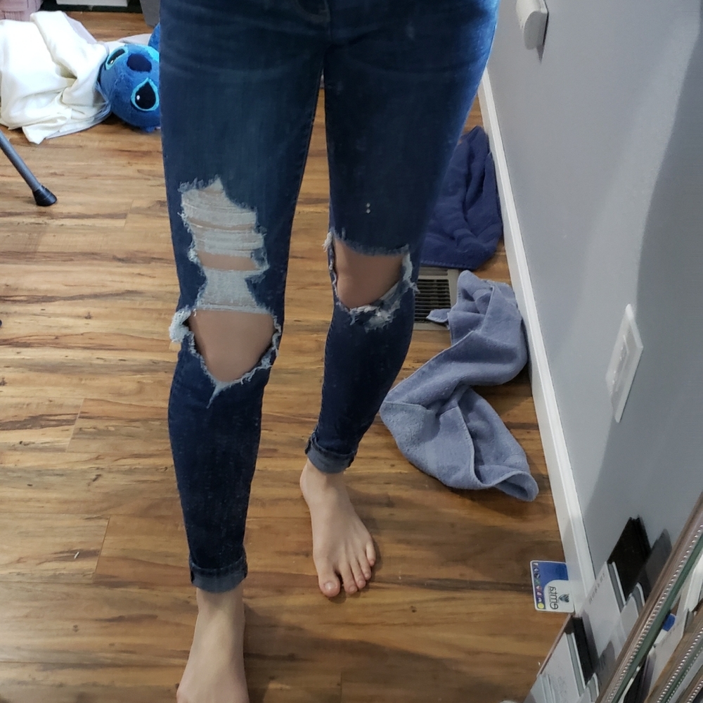 american eagle dark wash ripped jeans